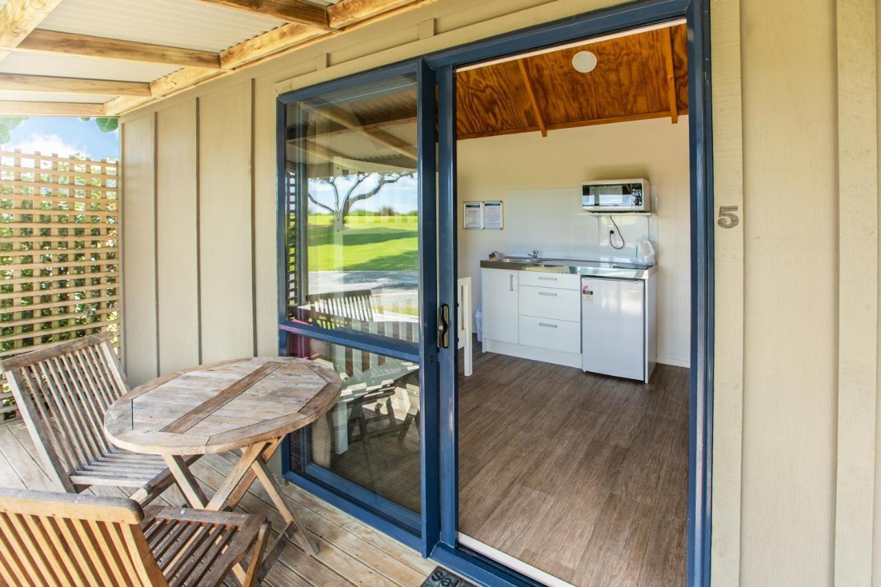 ホテル Camp Waipu Cove エクステリア 写真