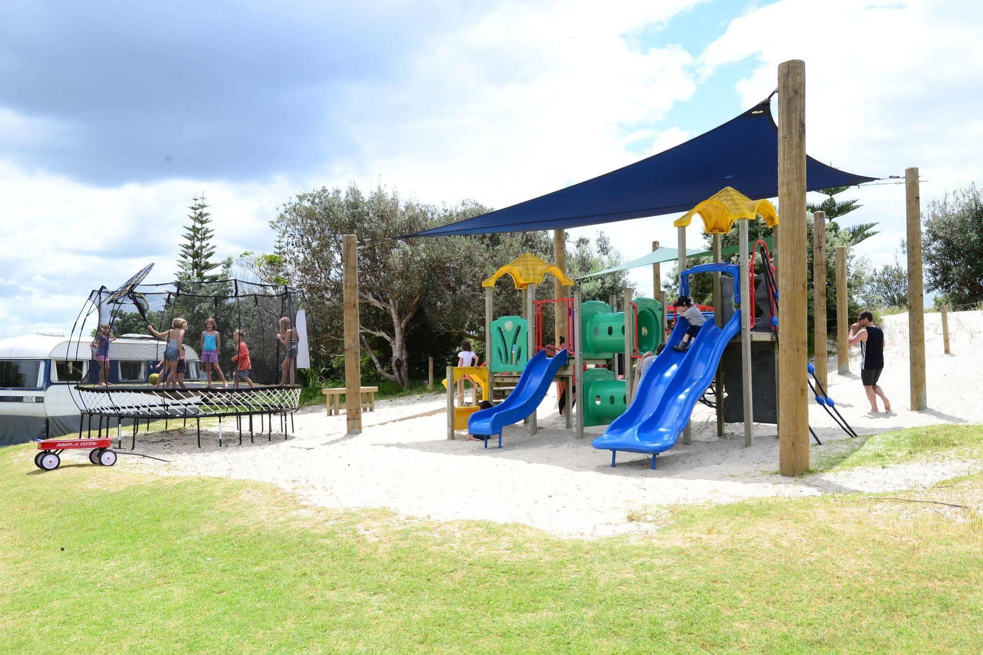 ホテル Camp Waipu Cove エクステリア 写真