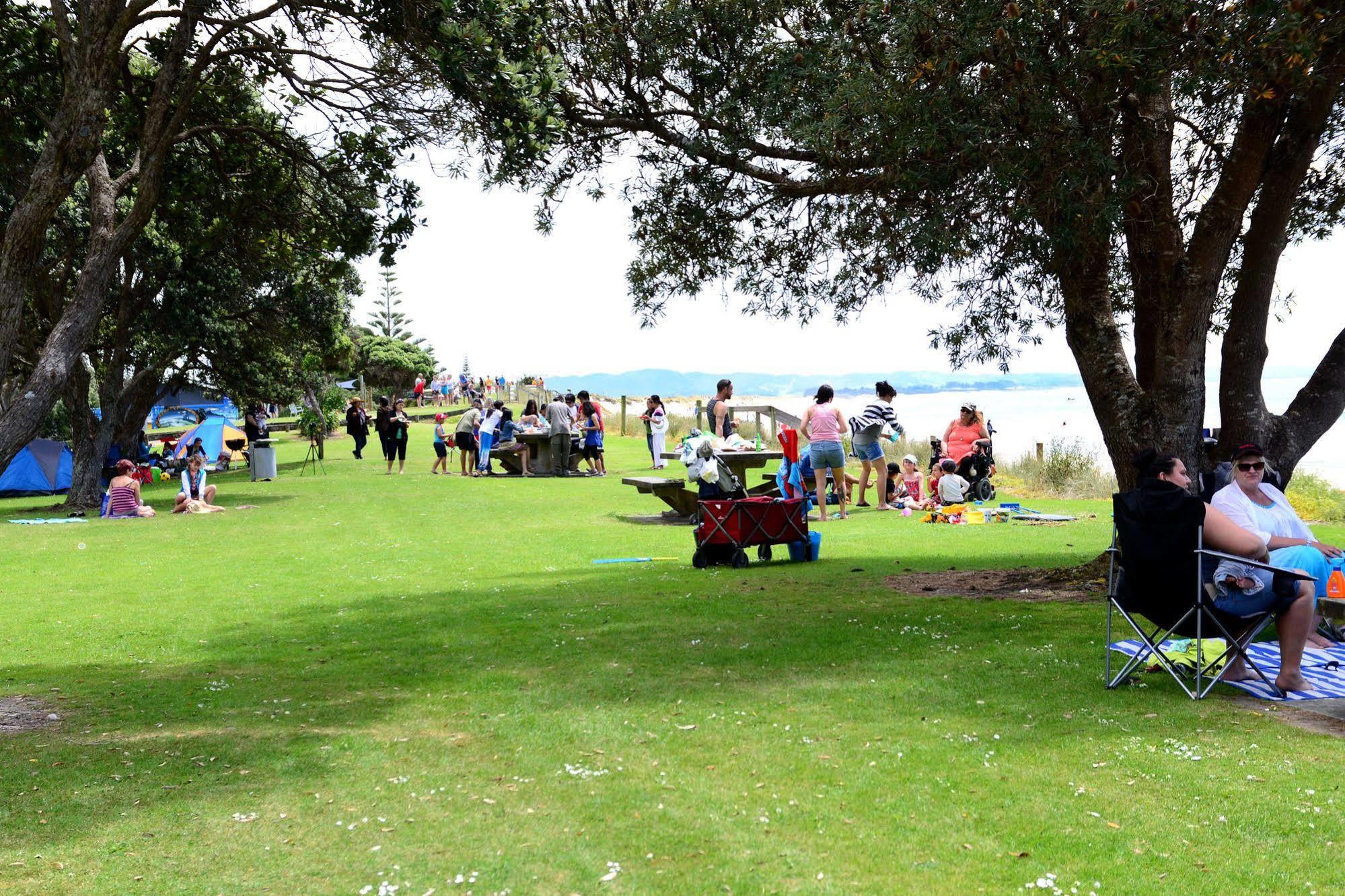 ホテル Camp Waipu Cove エクステリア 写真